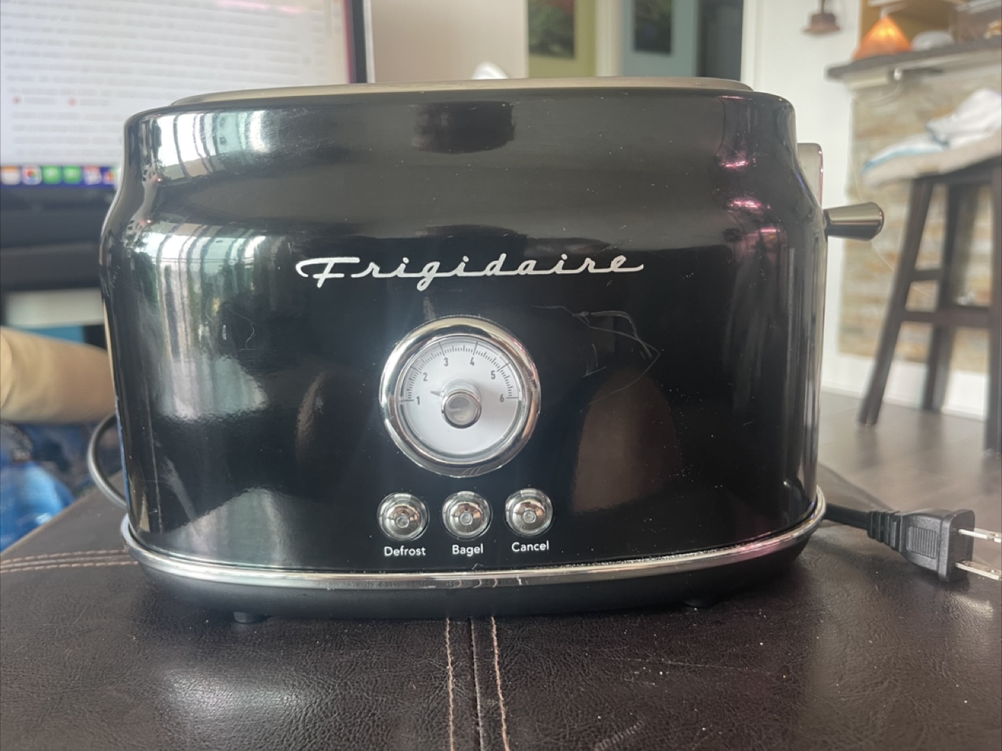 Frigidaire 2-Slice Toaster - Black
