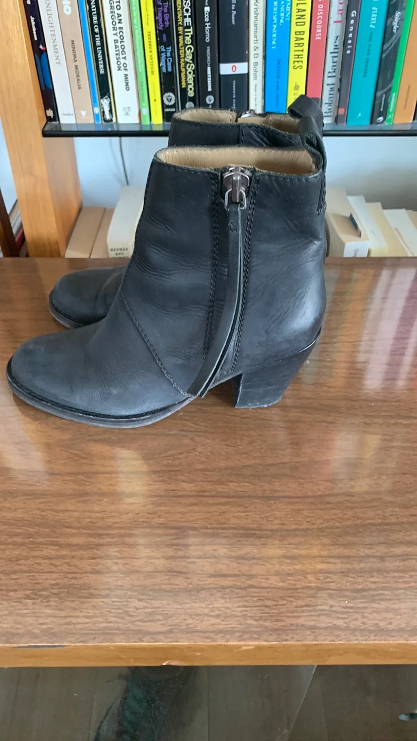 Acne Women's Black Leather Ankle Boots image indicator(6)