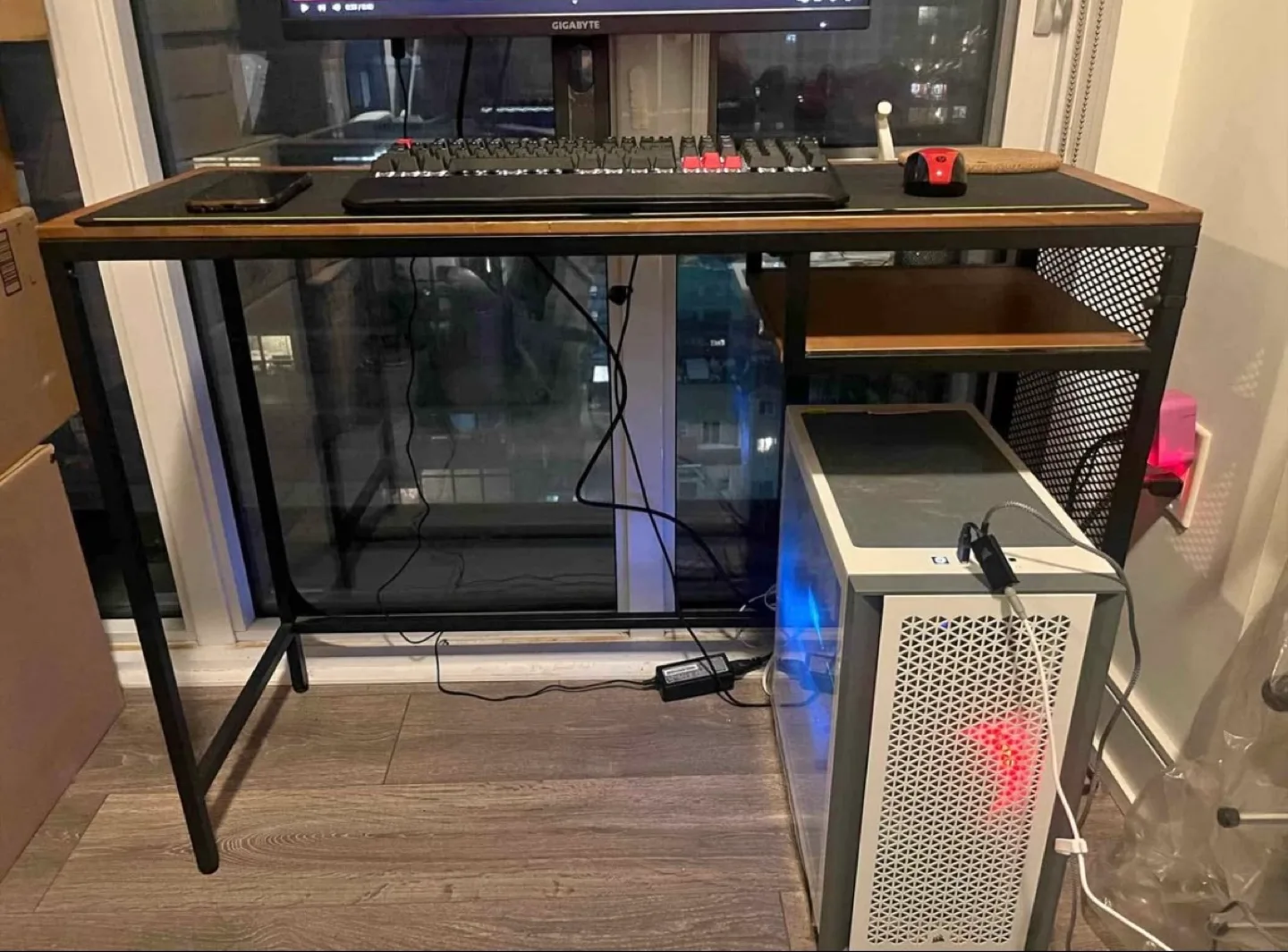 IKEA FJÄLLBO PC table thumbnail