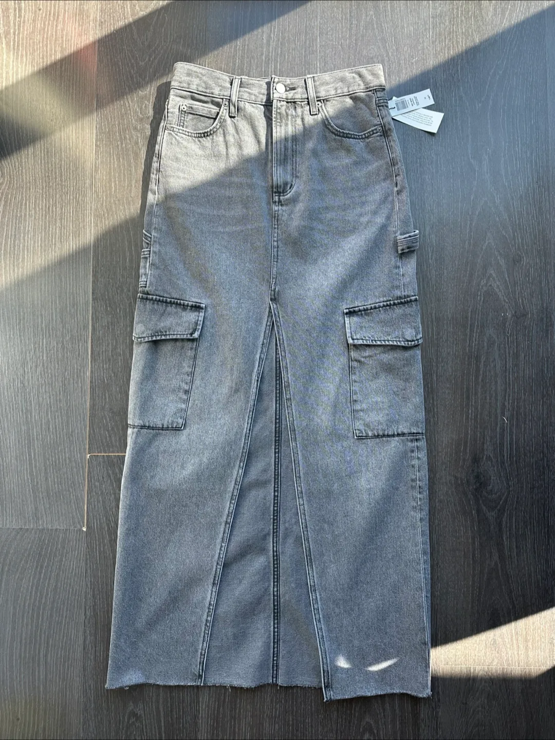 Aritzia Denim Forum The '90s Maxi Cargo Jean Skirt Size 24 NWT thumbnail