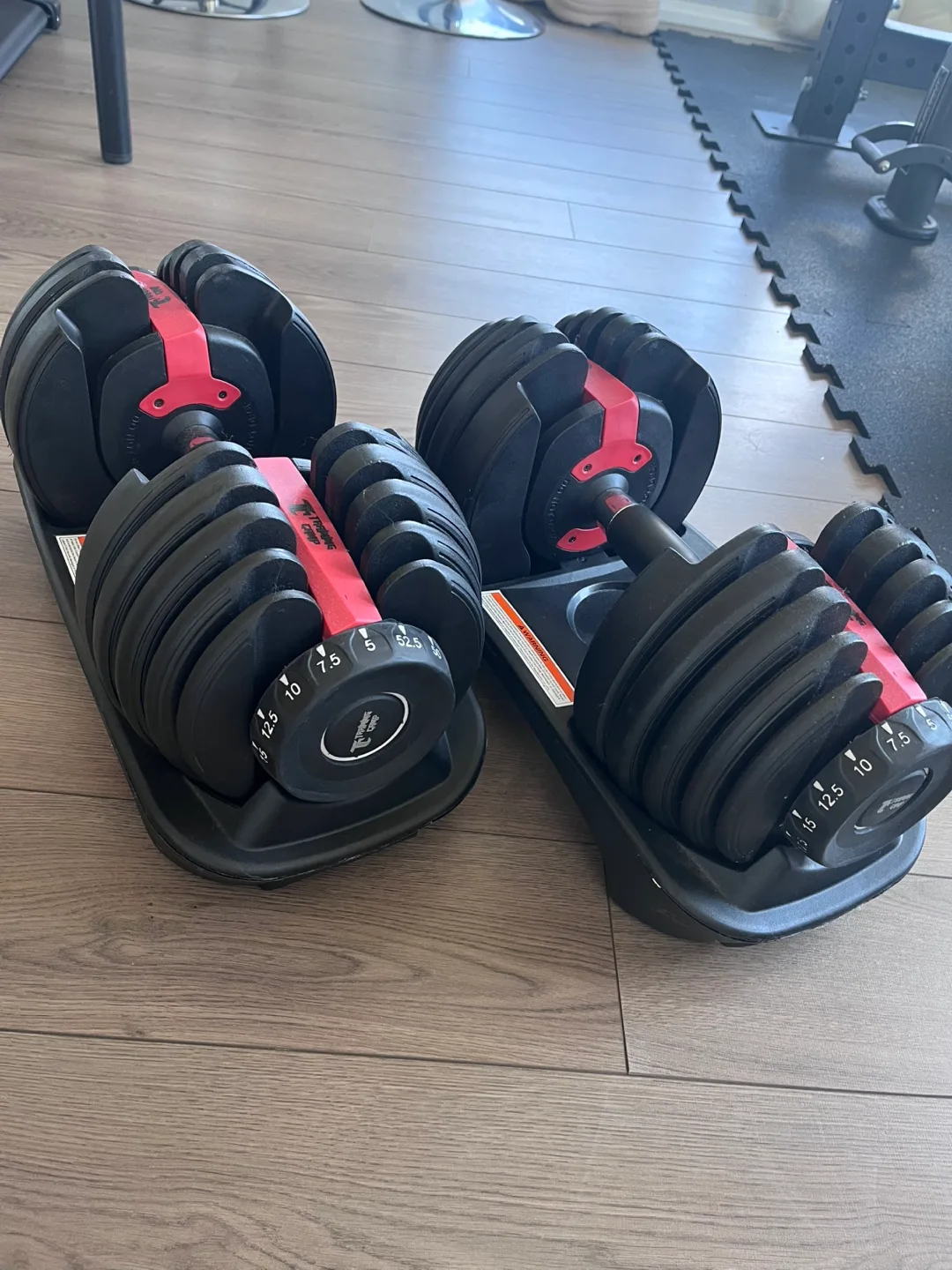 Pair of Adjustable Dumbbells - Excellent Condition thumbnail