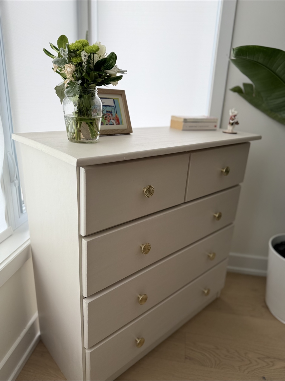 Five-Drawer refinished Dresser with Gold Knobs - photo 5