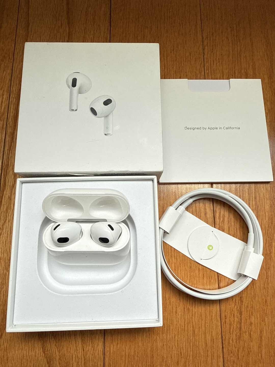 Apple AirPods (3rd generation) with Lightning Charging Case