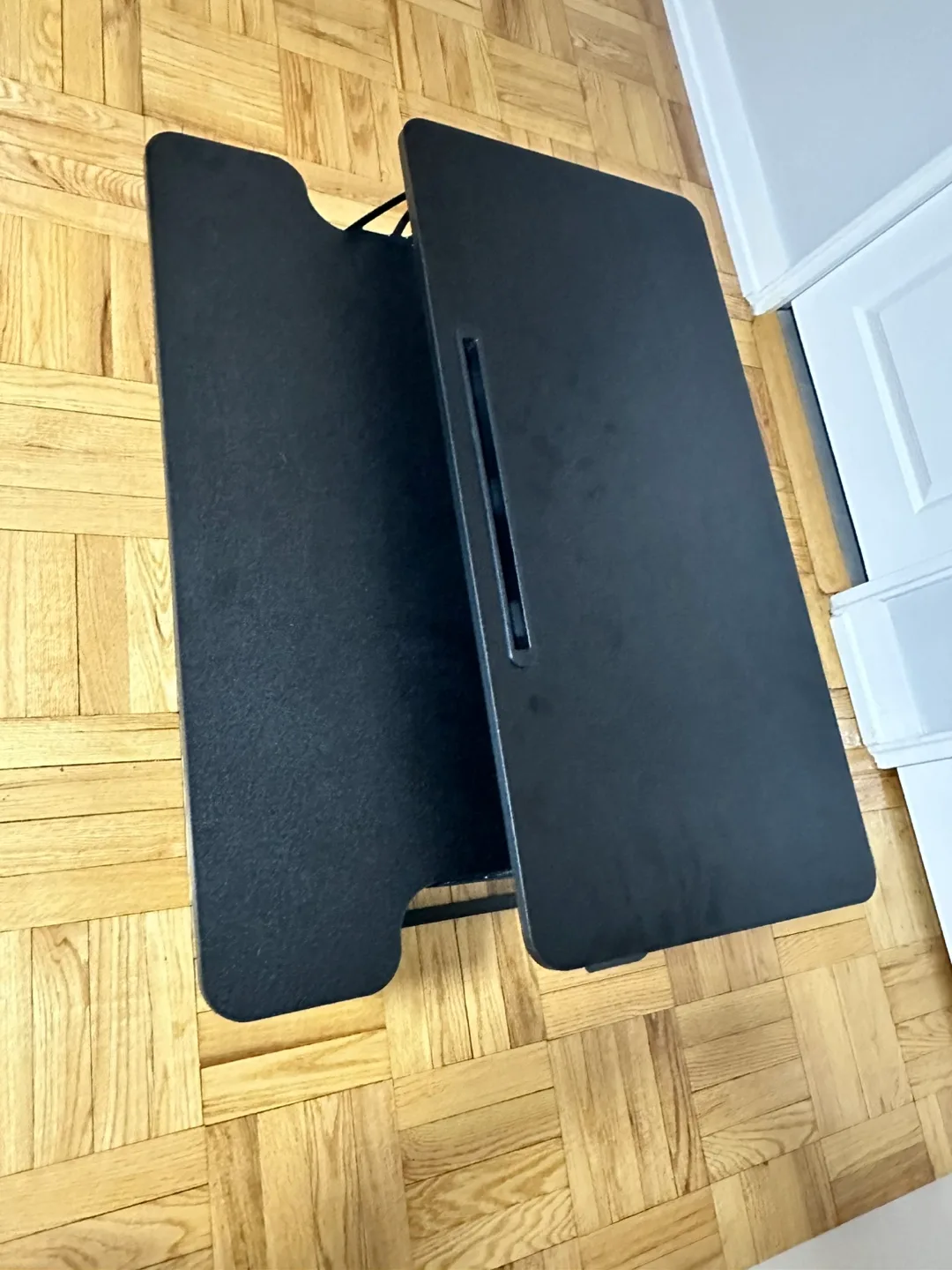 Ergomaker Adjustable Standing Desk Converter image indicator(3)