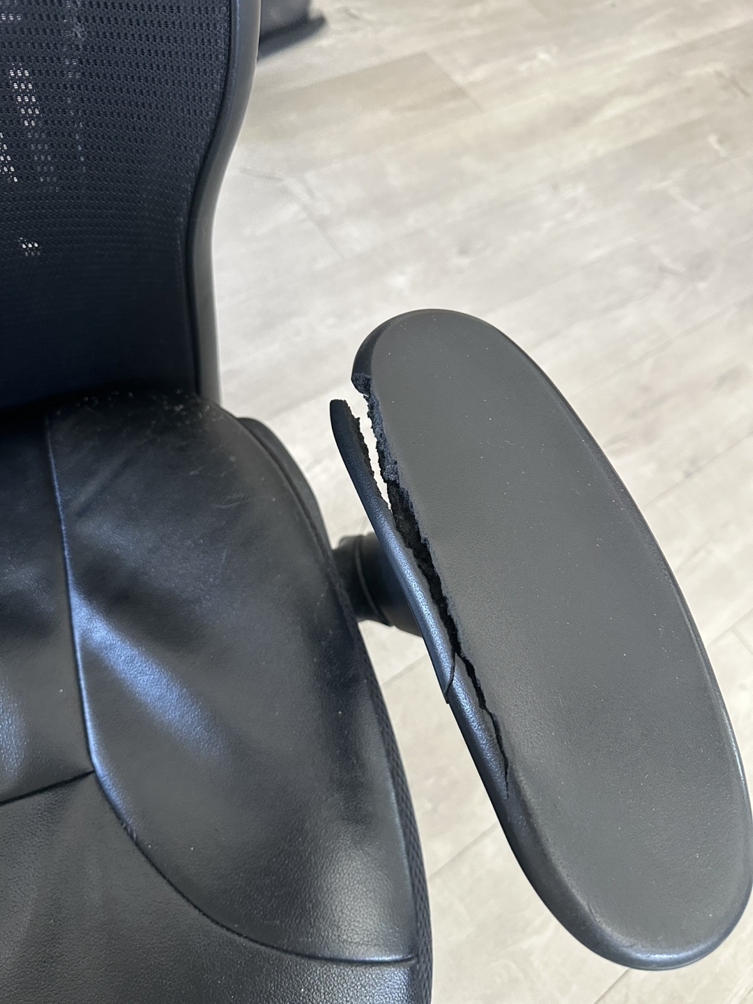 Used Black Mesh Office Chair with Damaged Armrest - photo 4