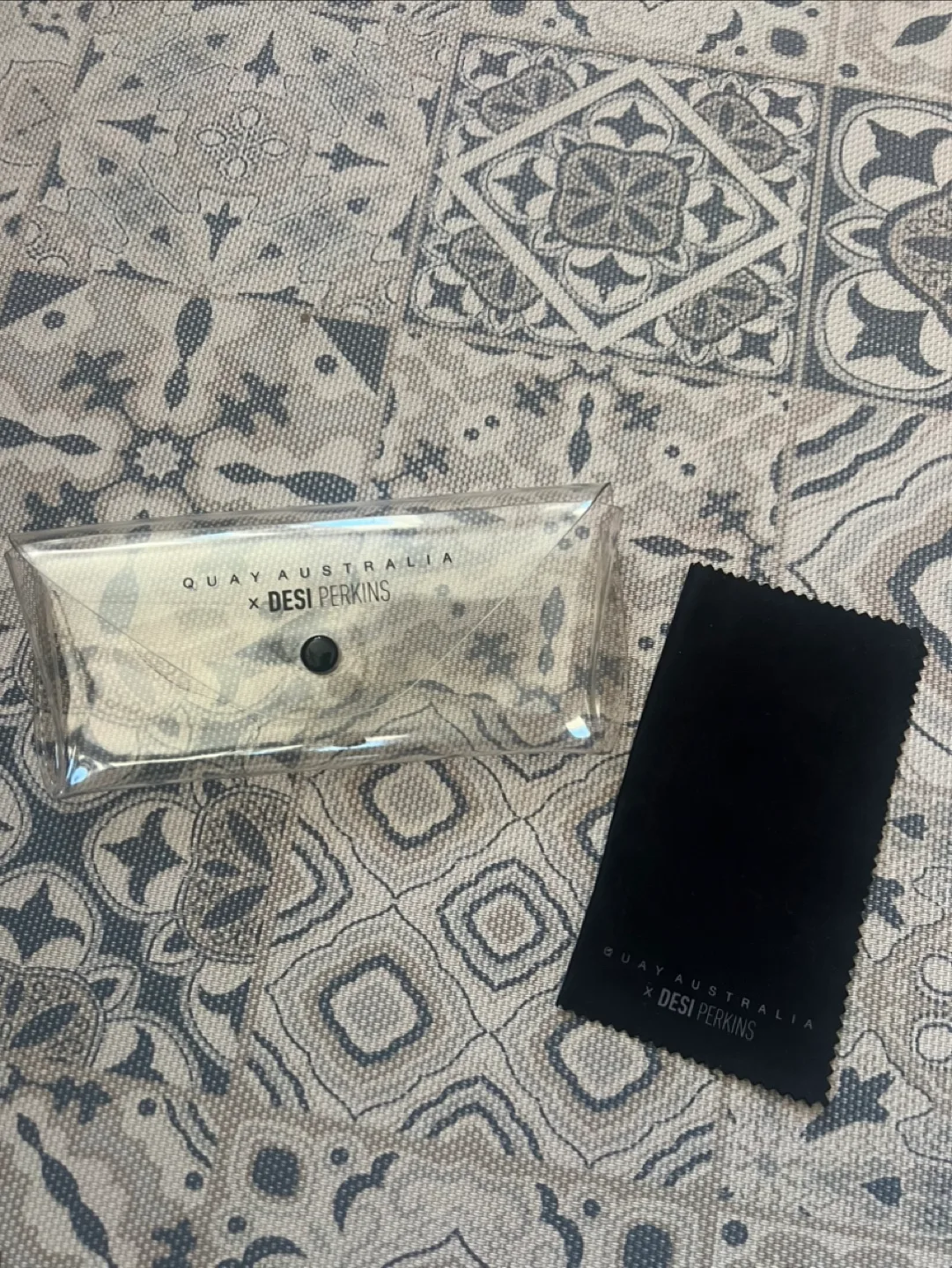 Quay x Desi Perkins Rose Gold Aviator Sunglasses image indicator(3)