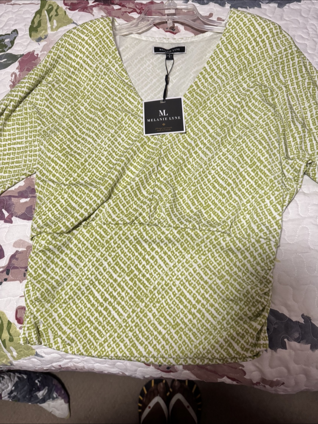 Melanie Lyne Green and White Patterned Blouse, Size Small - photo 4