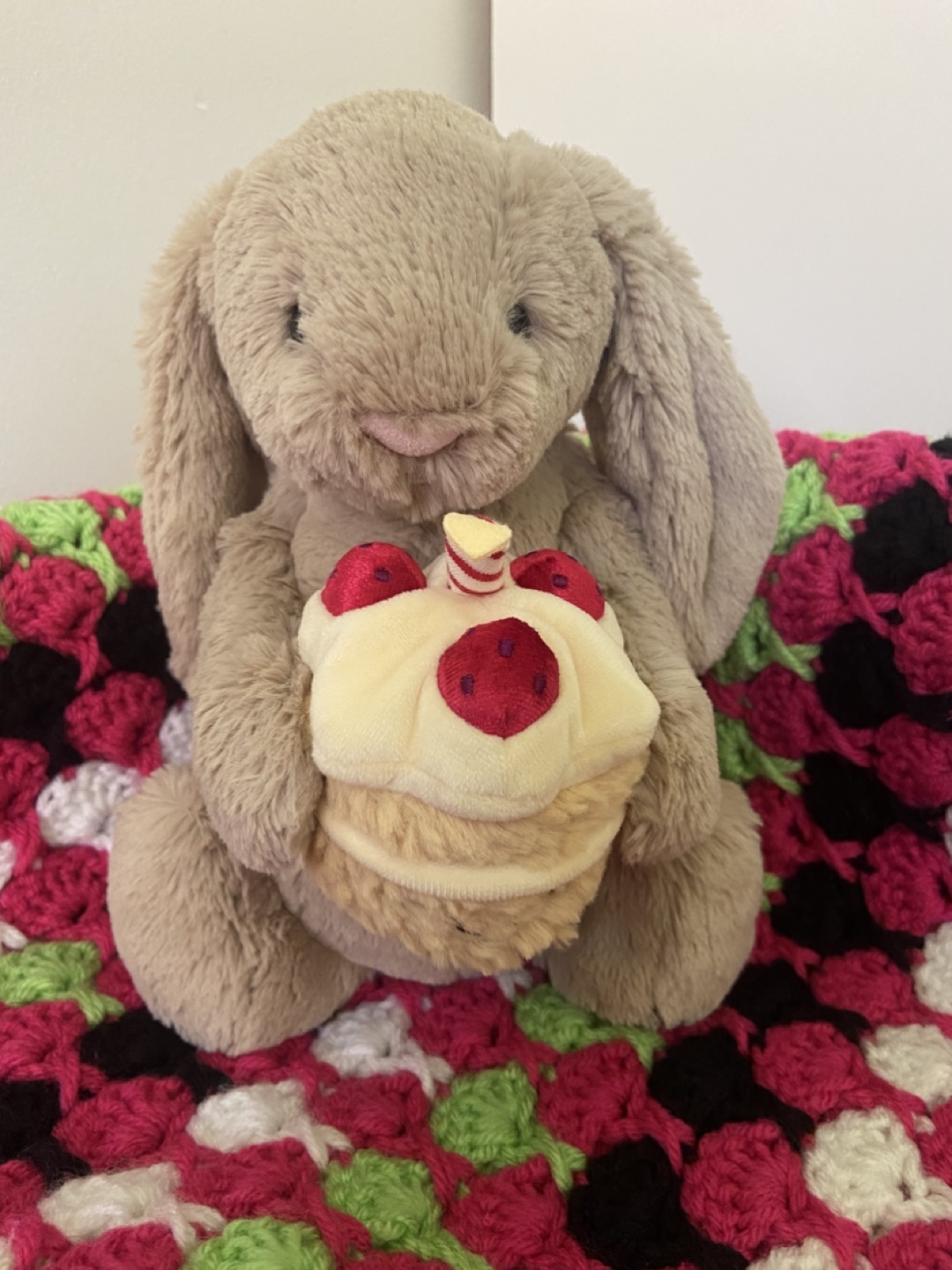 RARE Jellycat Bashful Beige Bunny Birthday Plush Toy