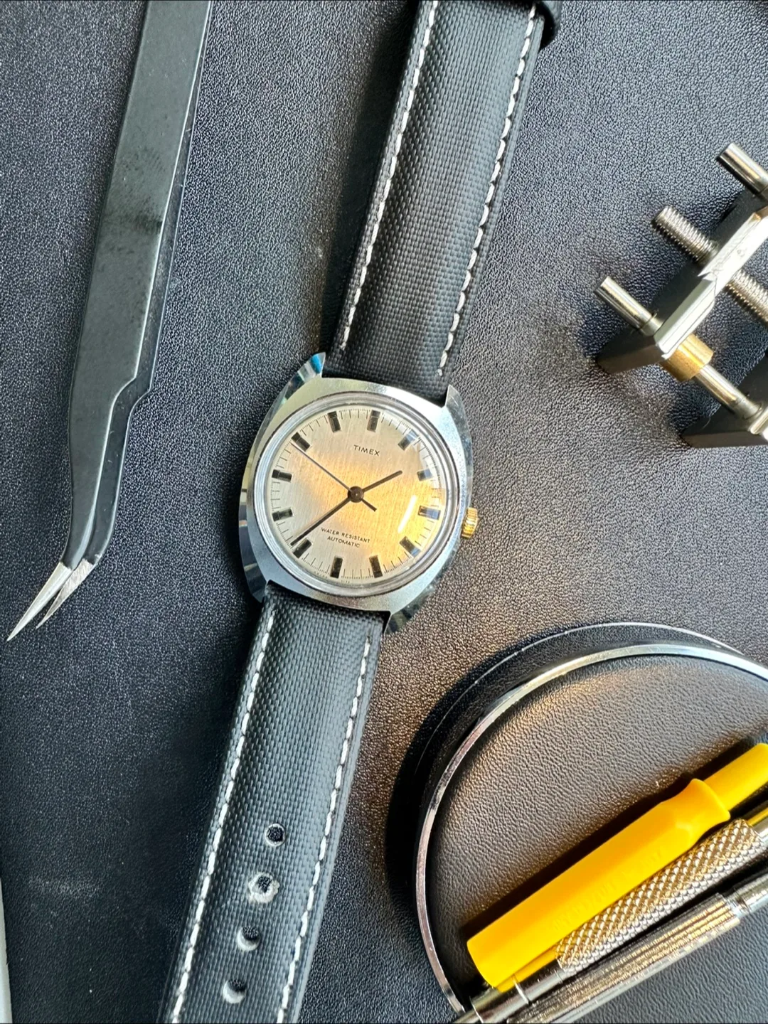 Vintage Timex Automatic Wristwatch image indicator(5)