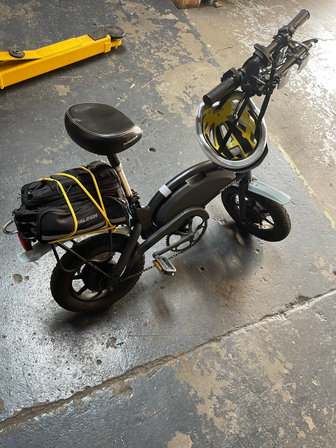 Jetson Electric Folding Bike with Trailer image indicator(3)