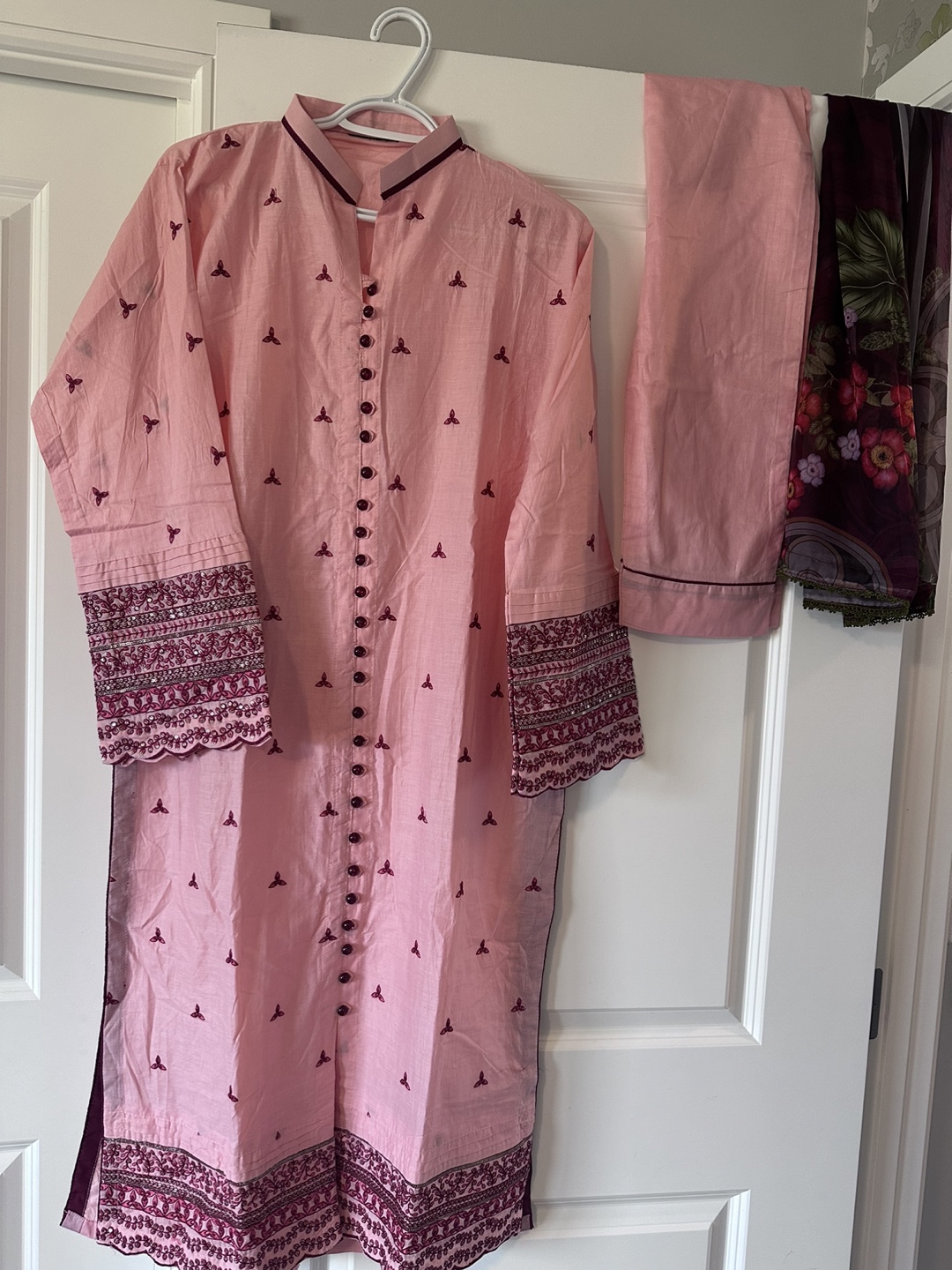 Pink embroidered 3-piece suit