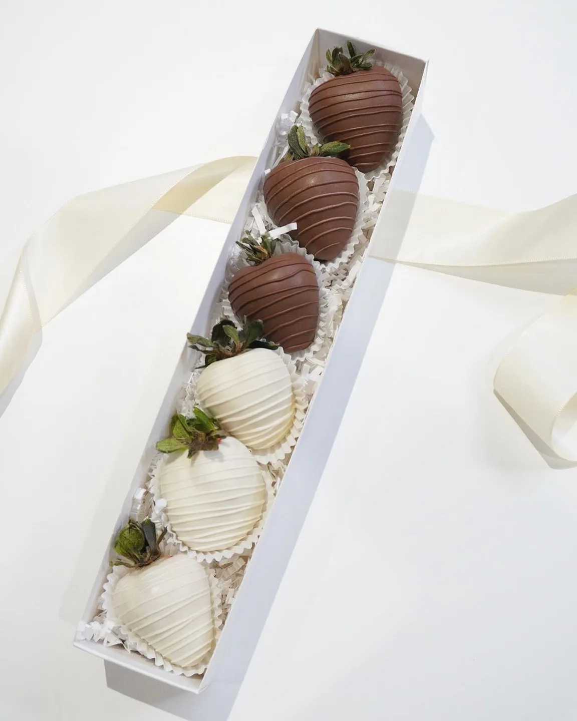 mother’s day hocolate Covered Strawberries Gift Box image indicator(3)