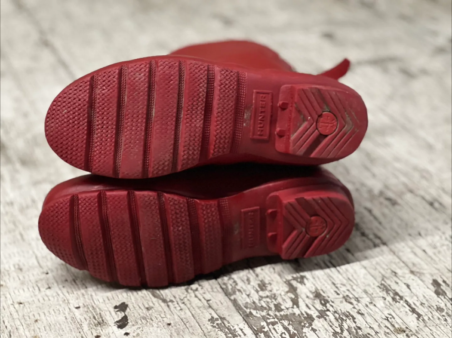 Hunter Women's Red Short Rain Boots Size 9 image indicator(2)