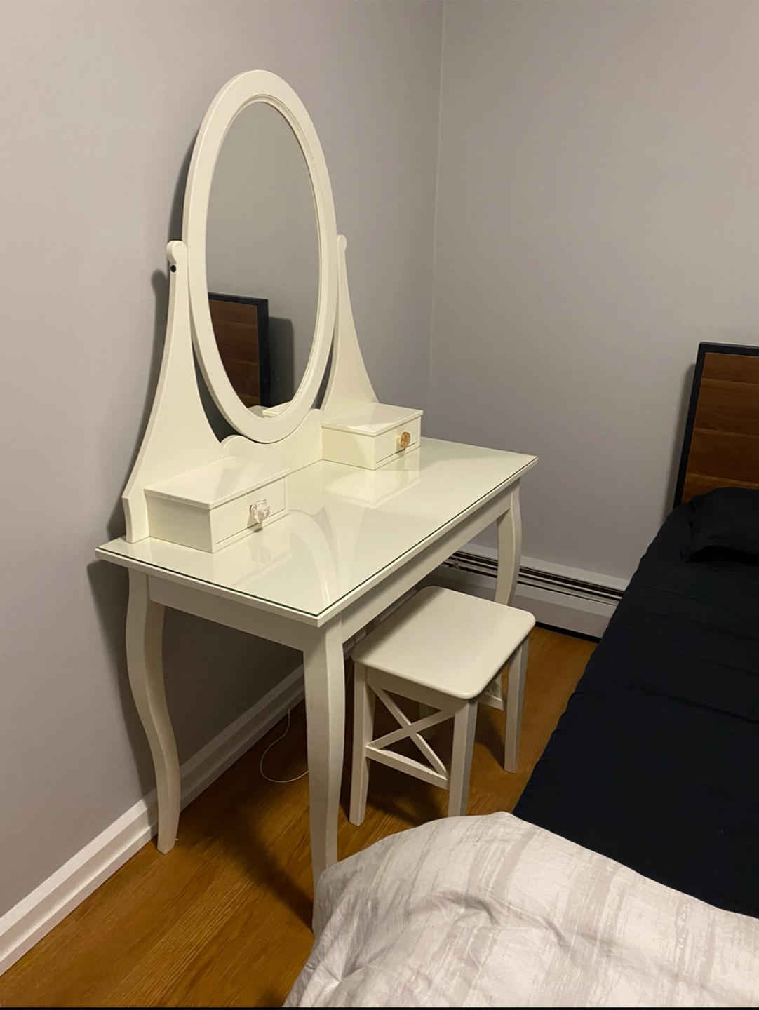 White Vanity Set with Mirror and Stool - photo 2