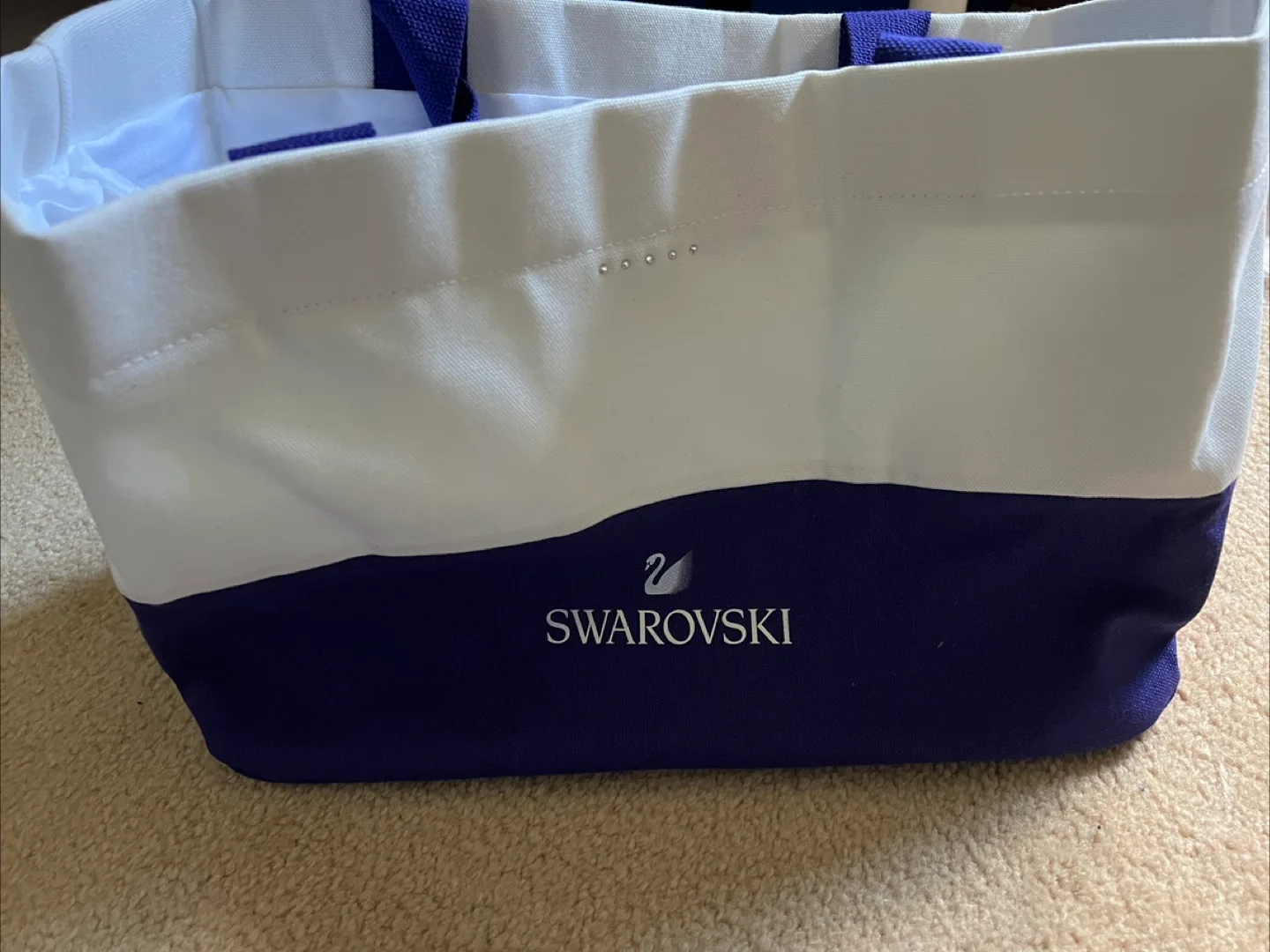 Swarovski Tote Bag and Pouch Set image indicator(6)
