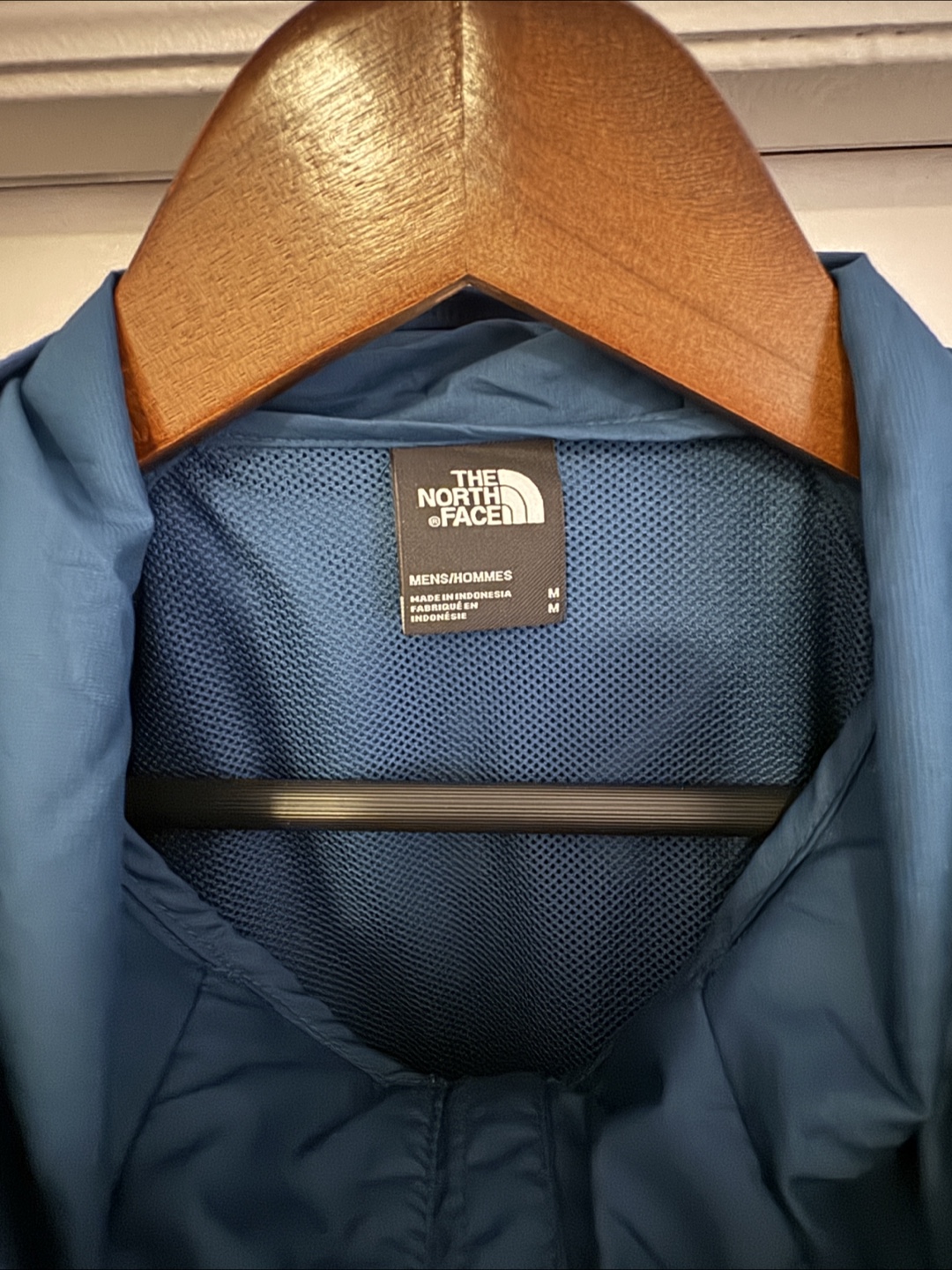 North Face Men's Blue Windbreaker - photo 2