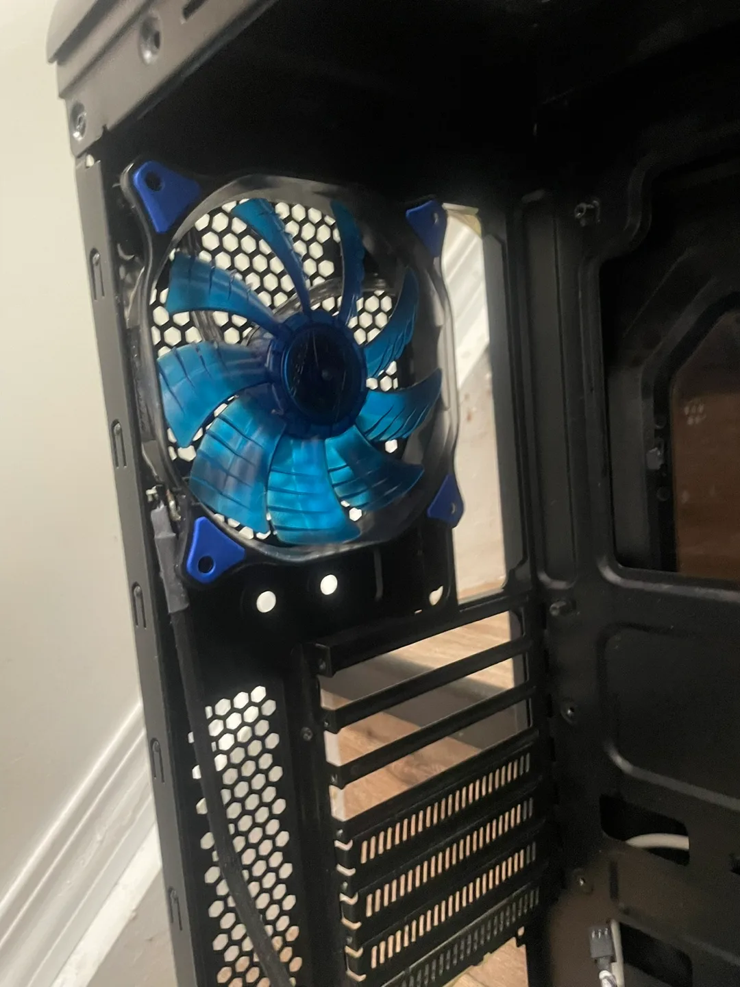 Cooler Master Stryker Full Tower PC Case - White image indicator(2)