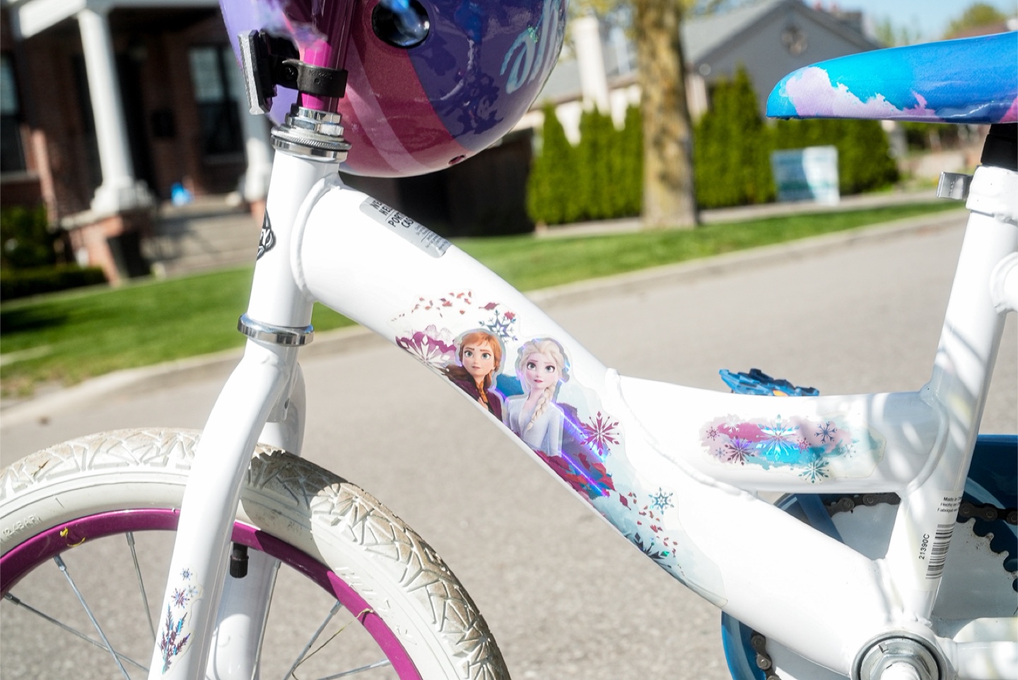Frozen Elsa Themed Children’s Bike - photo 3