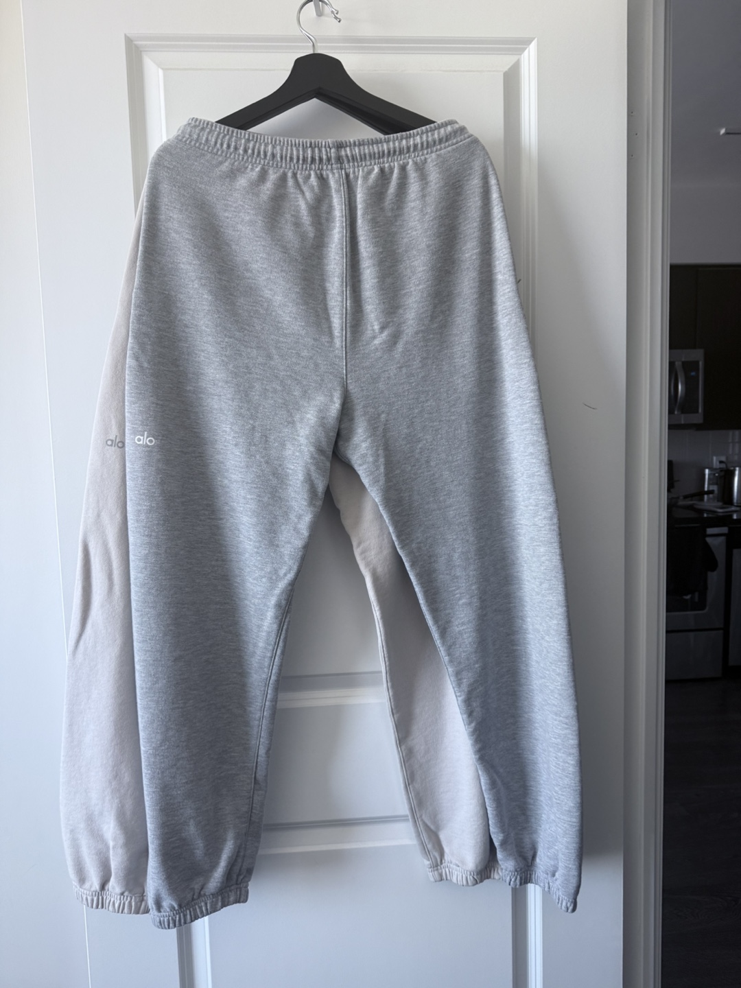 Alo Yoga Chill Pants sz M - 3 colours - photo 4