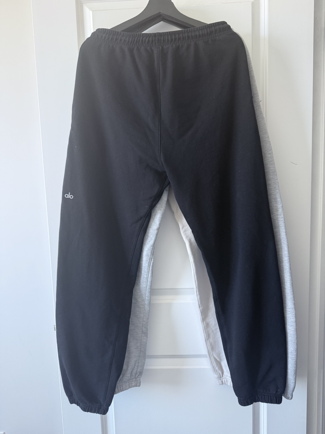 Alo Yoga Chill Pants sz M - 3 colours - photo 3