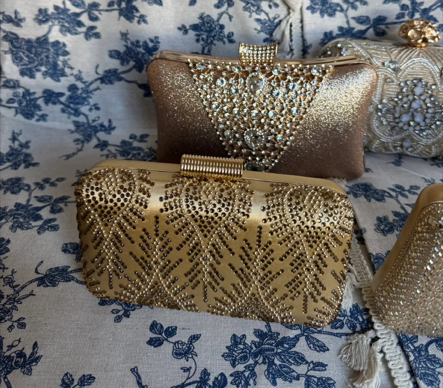 Elegant Pearl and Crystal Evening Clutches image indicator(6)