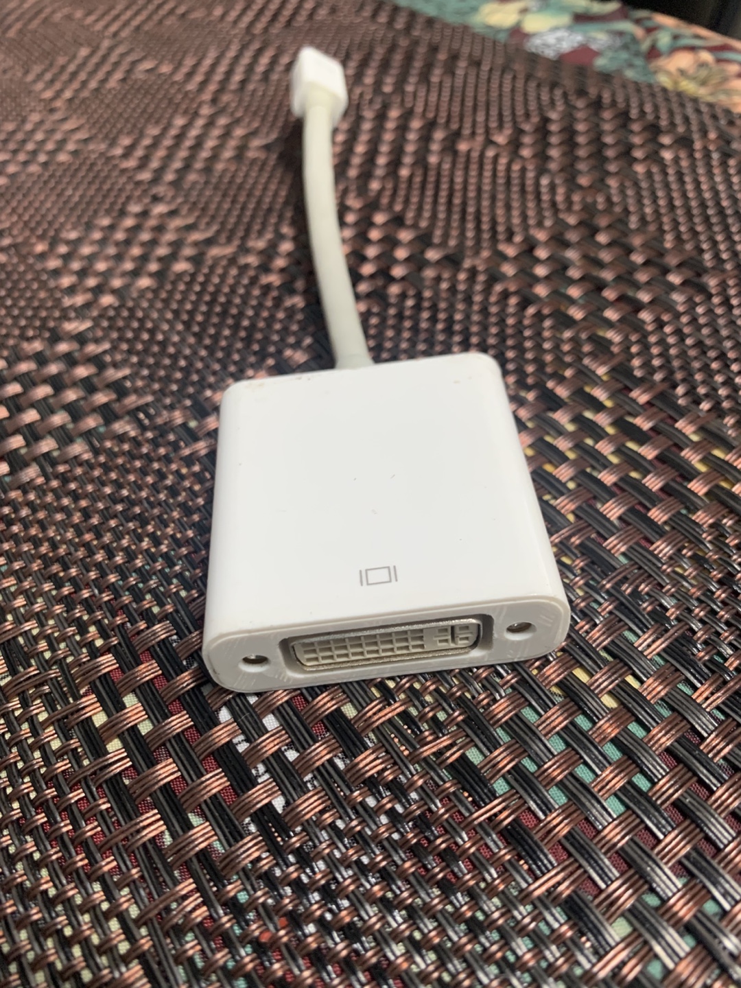 Thunderbolt to Mini DisplayPort Adapter - photo 3