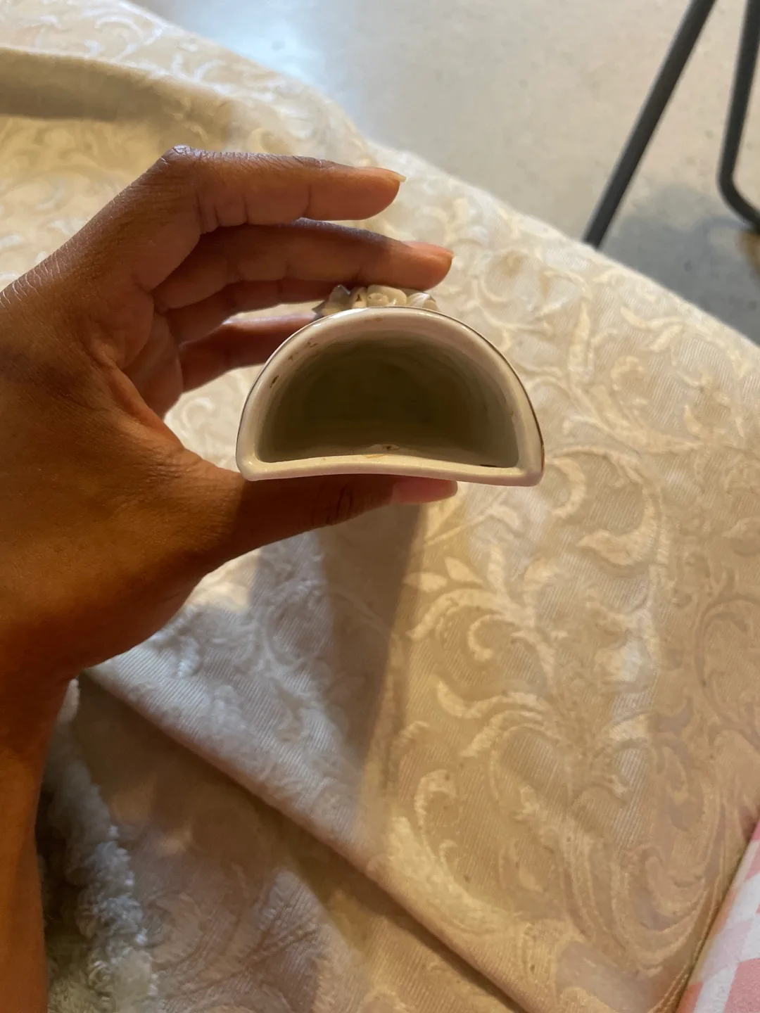 Vintage White Porcelain flower Vase image indicator(3)