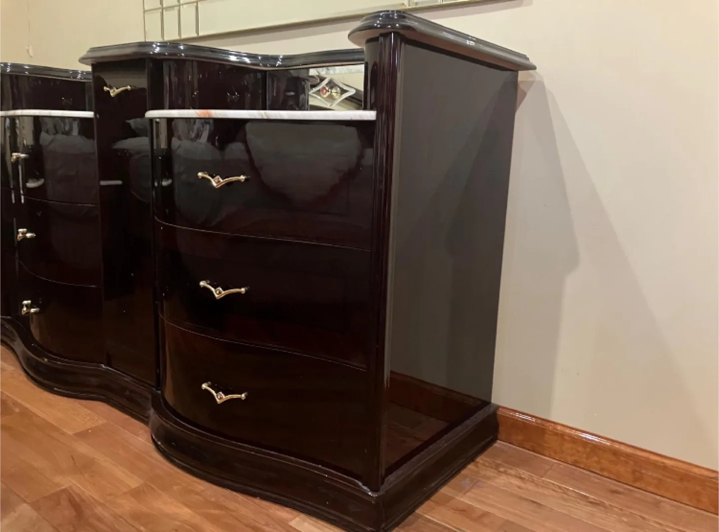 Elegant Italian Dark Wood Bedroom Set image indicator(5)