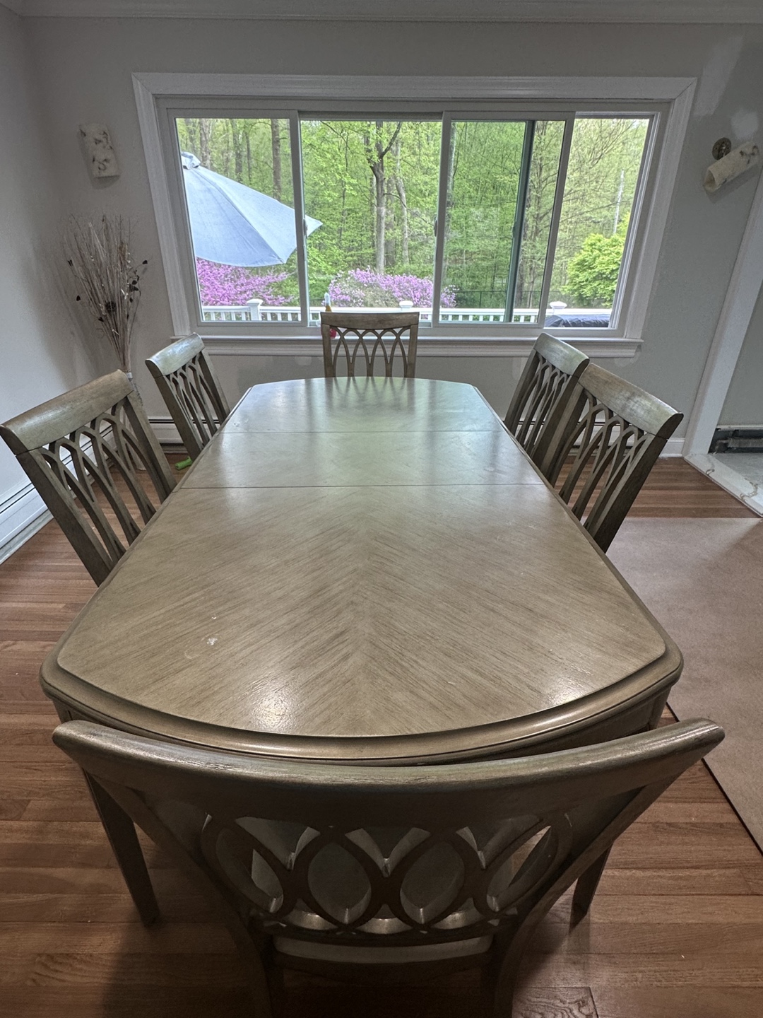 Extendable Dining Table with 6 Chairs