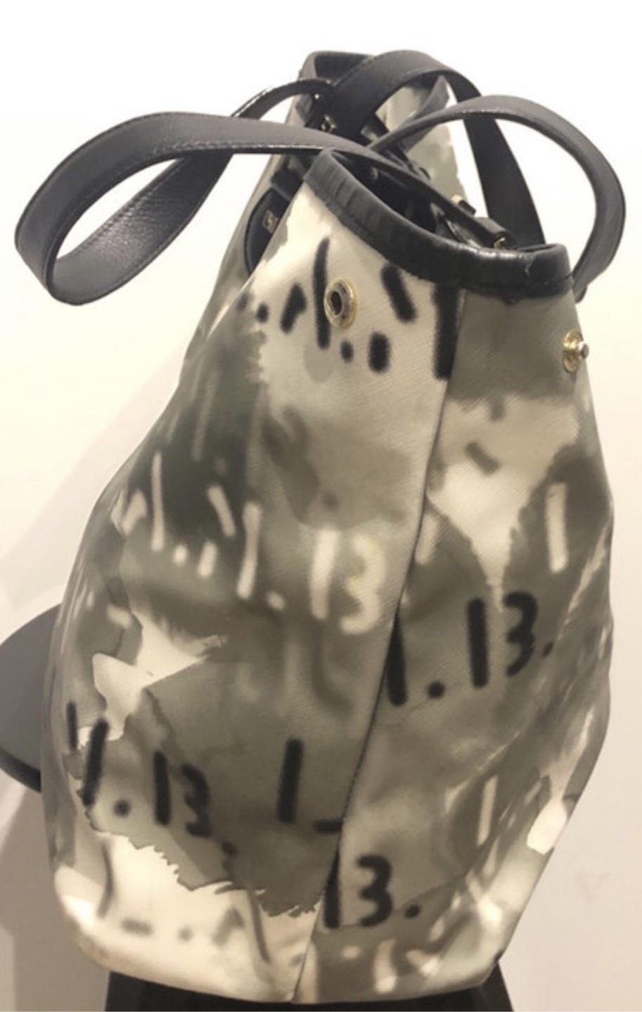 L.A.M.B. Grey and White Tote Bag - photo 4