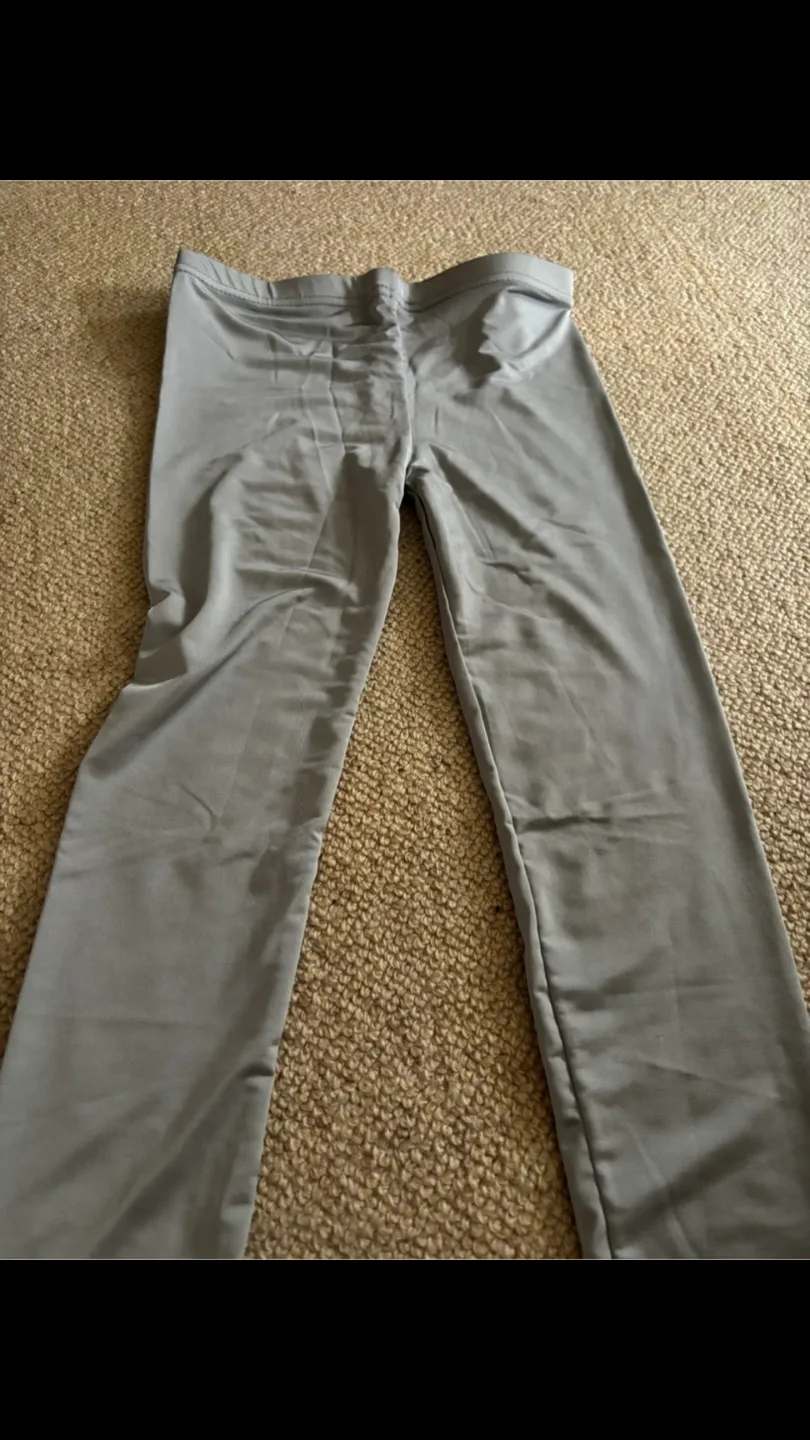 Women's Clothing Bundle: Skirt, Dress, Top & Leggings image indicator(2)