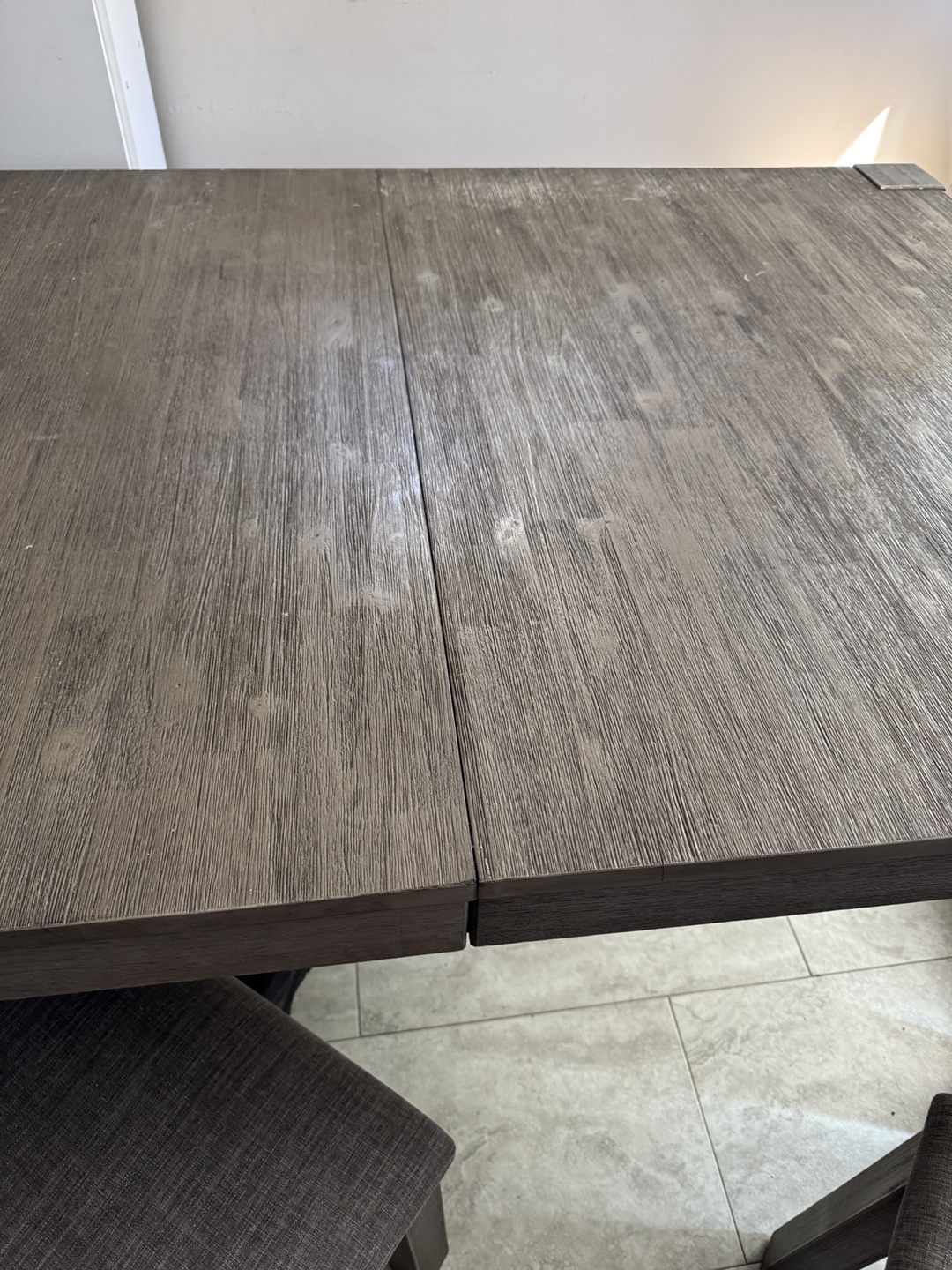 Expandable wood  with 6 chairs and removable leaf - photo 2