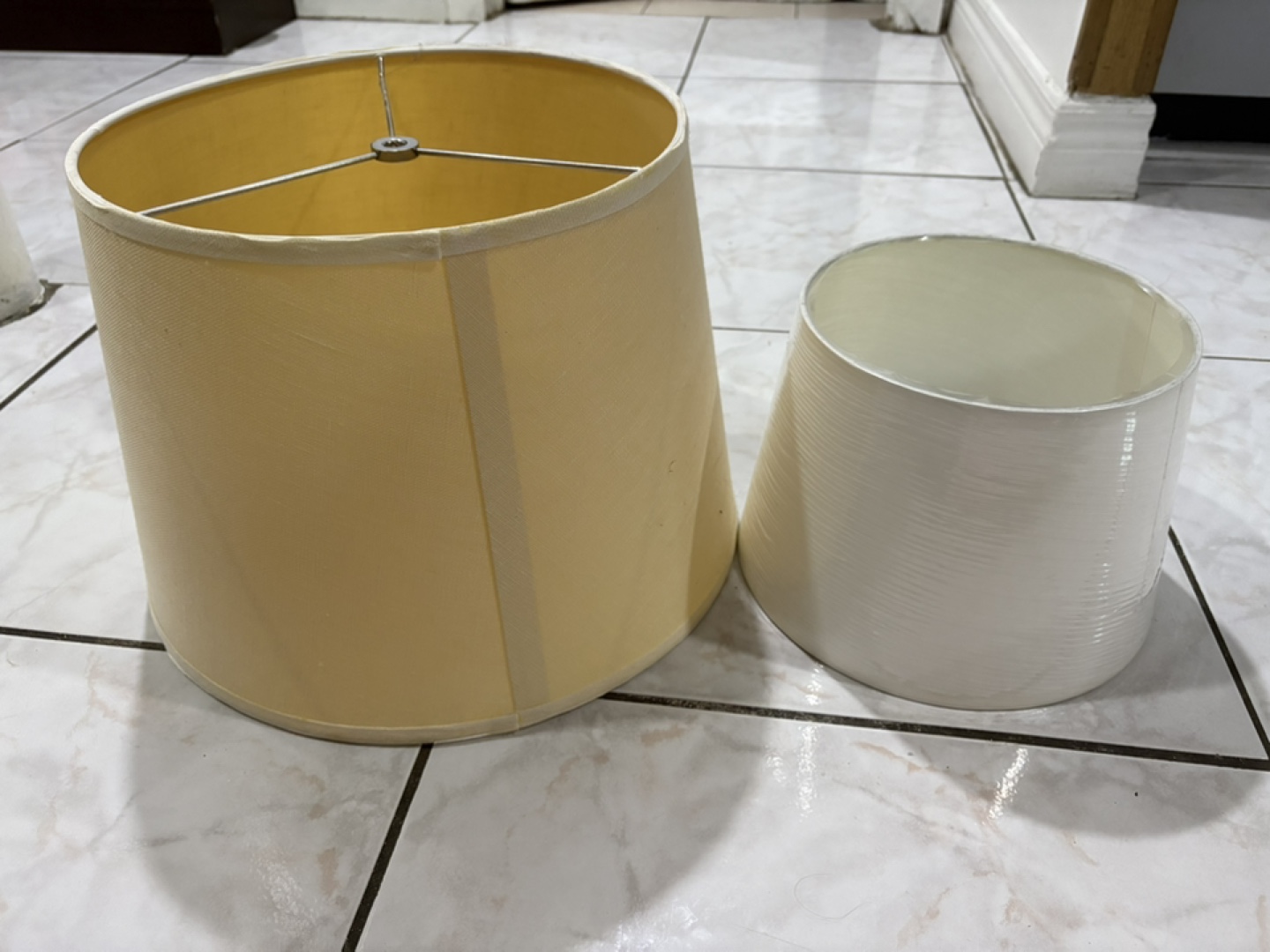 moving sale Two Lamp Shades - Beige and White - photo 4