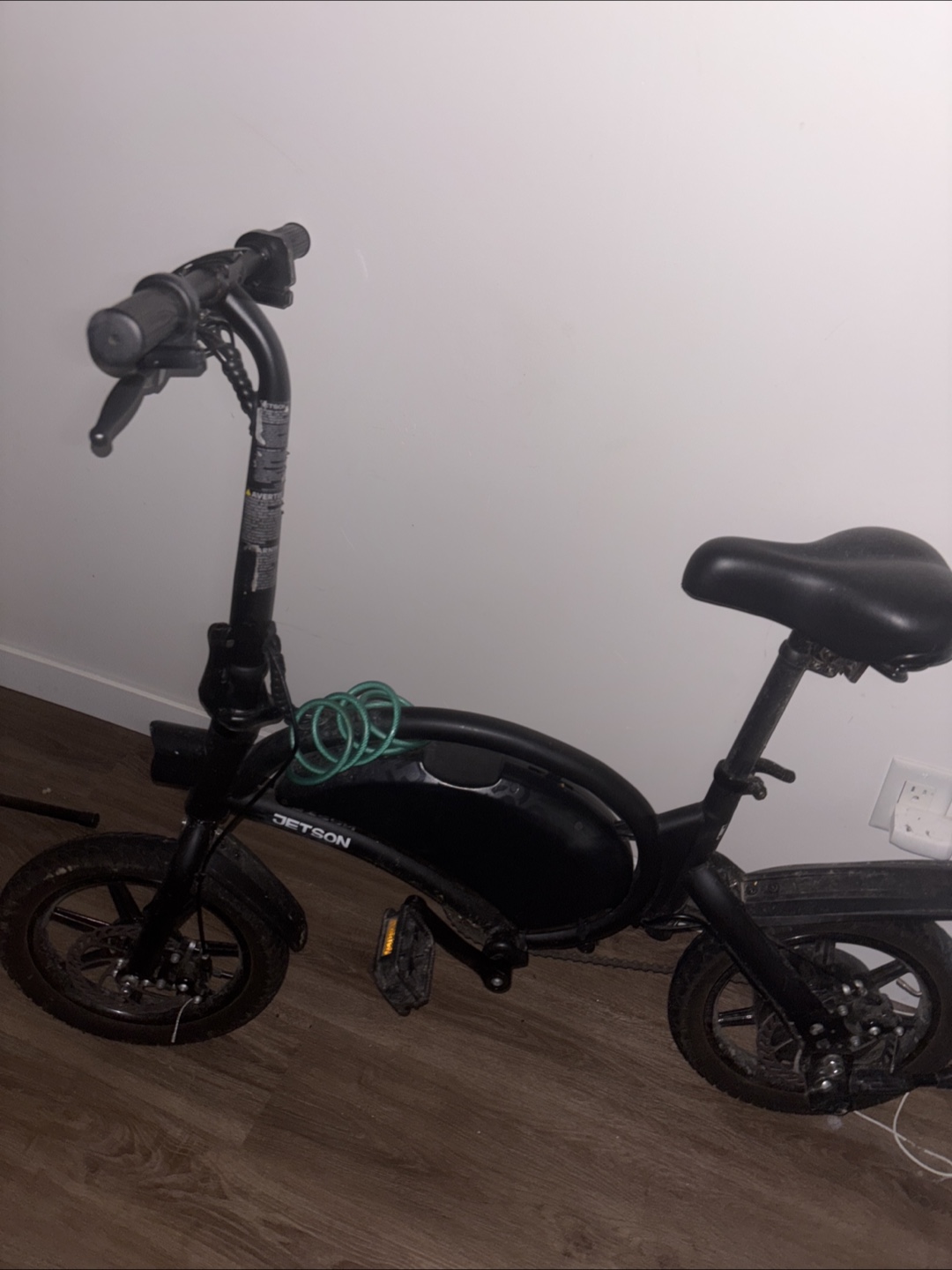 Jetson Folding Electric Bicycle *NO BRAKES*