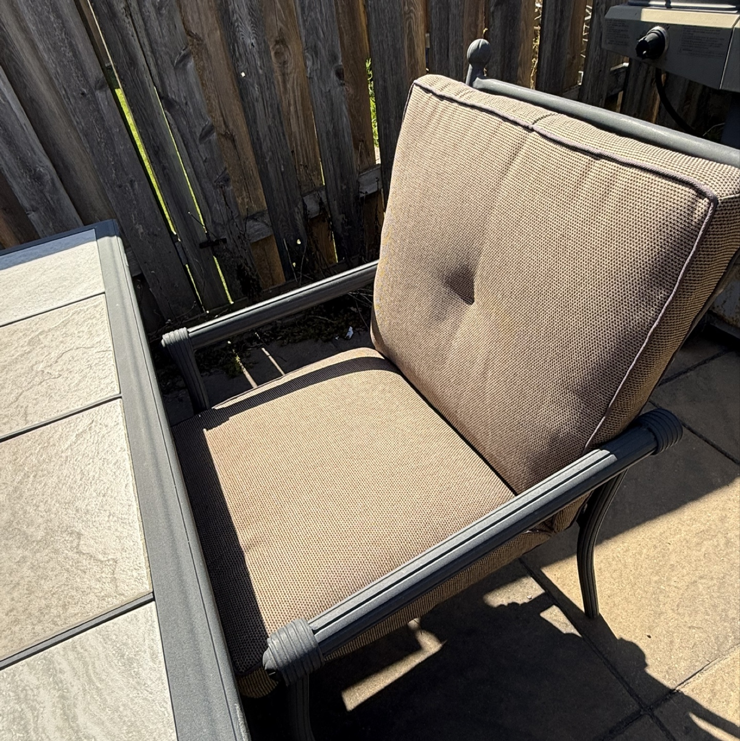 Patio dining set - 4 chairs and table - photo 3