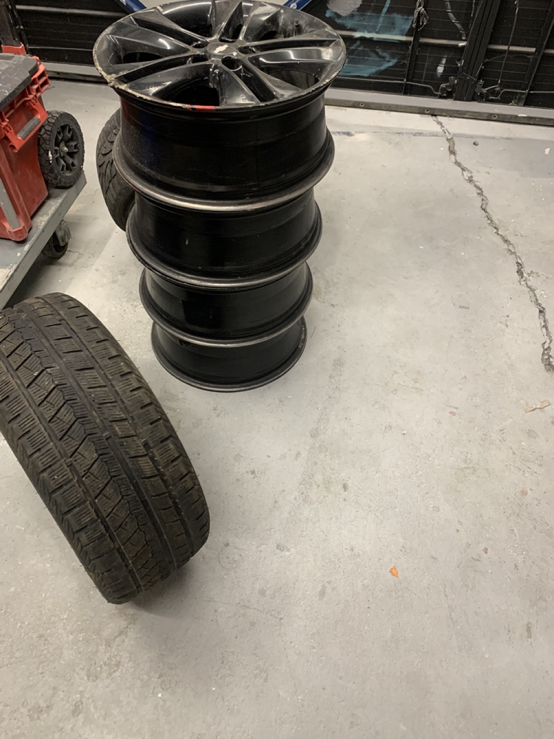 Used 18" Chevrolet rims and winter tires - photo 2