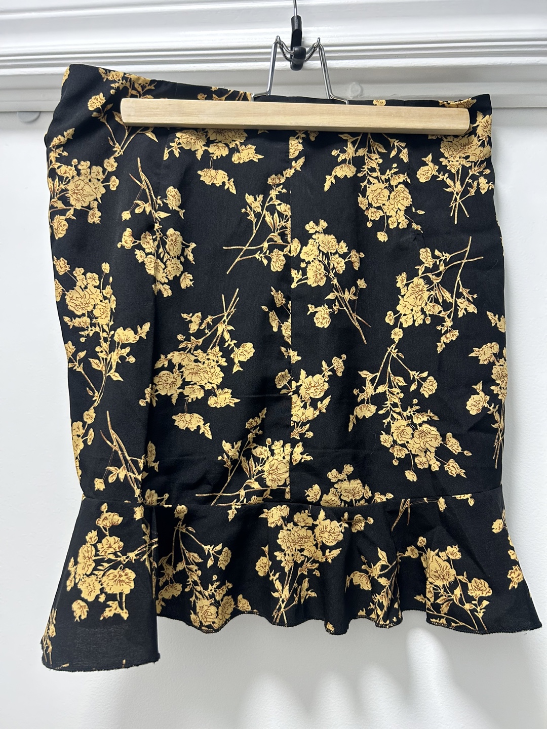 SHEIN Women's Medium Black and Gold Floral Wrap Mini Skirt - photo 4