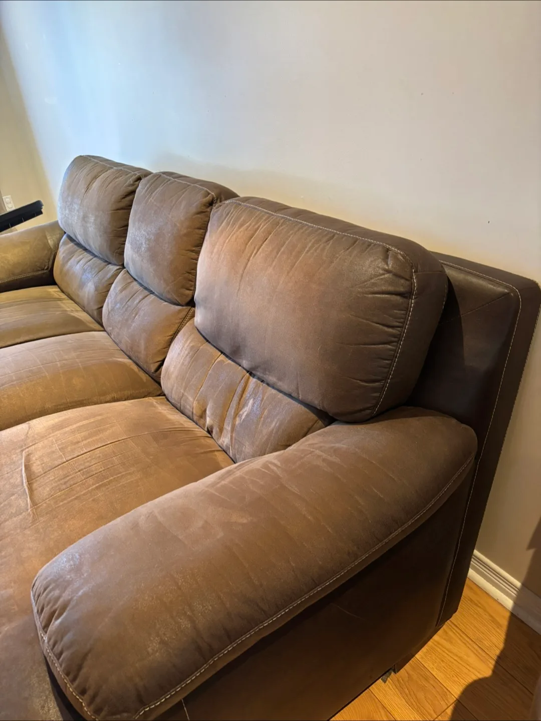 FREE - Brown Leather Sofa image indicator(3)