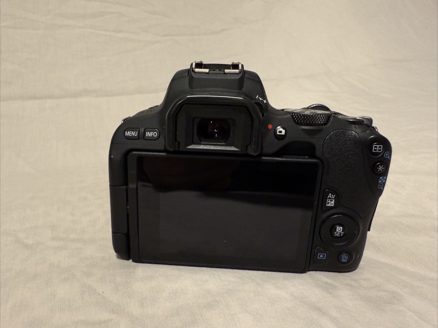 Canon EOS Rebel SL2 DSLR Camera with 18-55mm Lens - photo 3