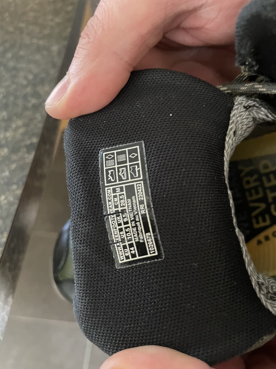 Keen Explore Unisex Hiking Boots - Size 10.5 - photo 2