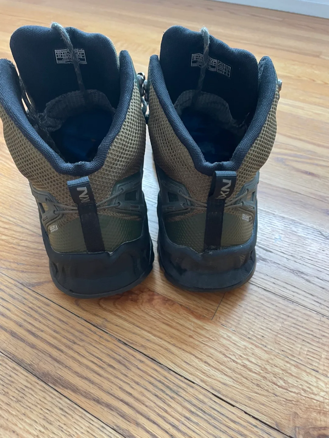 Keen Explore Unisex Hiking Boots - Size 10.5 image indicator(4)