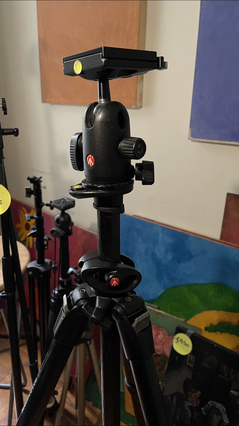 Manfrotto carbon fiber tripod and head bundle - photo 3
