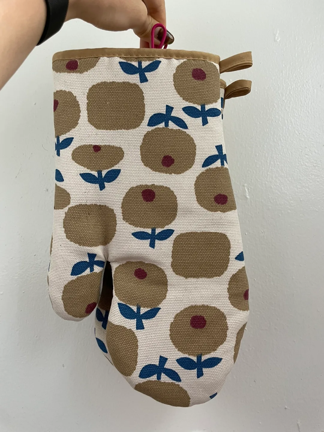 Cute Oven Mitt, Floral Pattern thumbnail