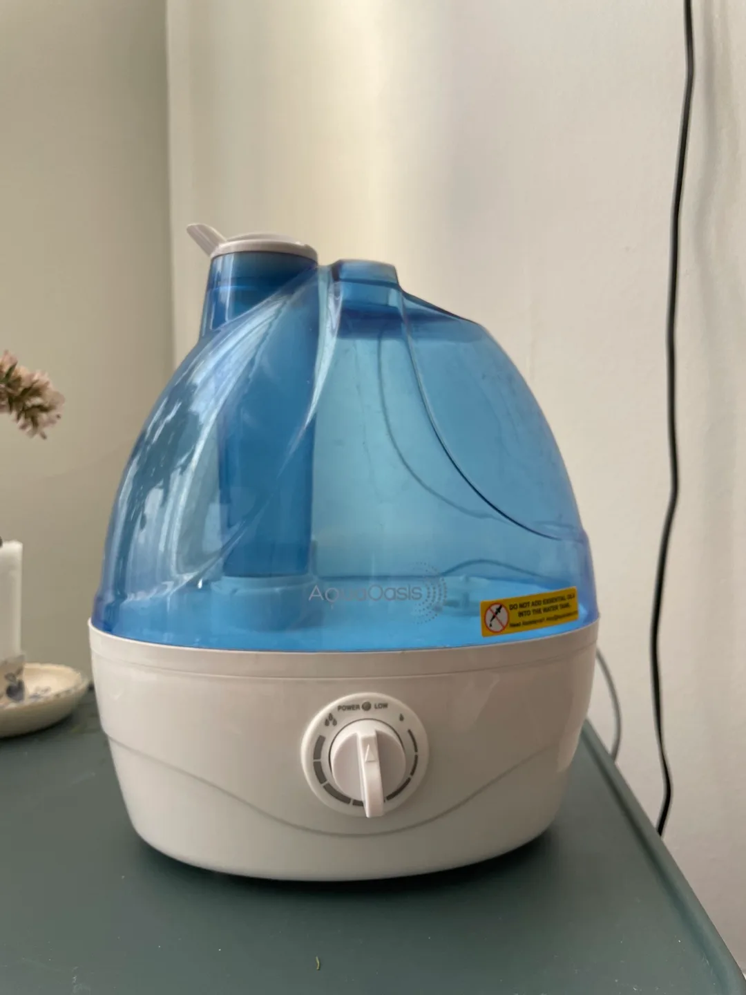 AquaOasis Cool Mist Humidifier thumbnail