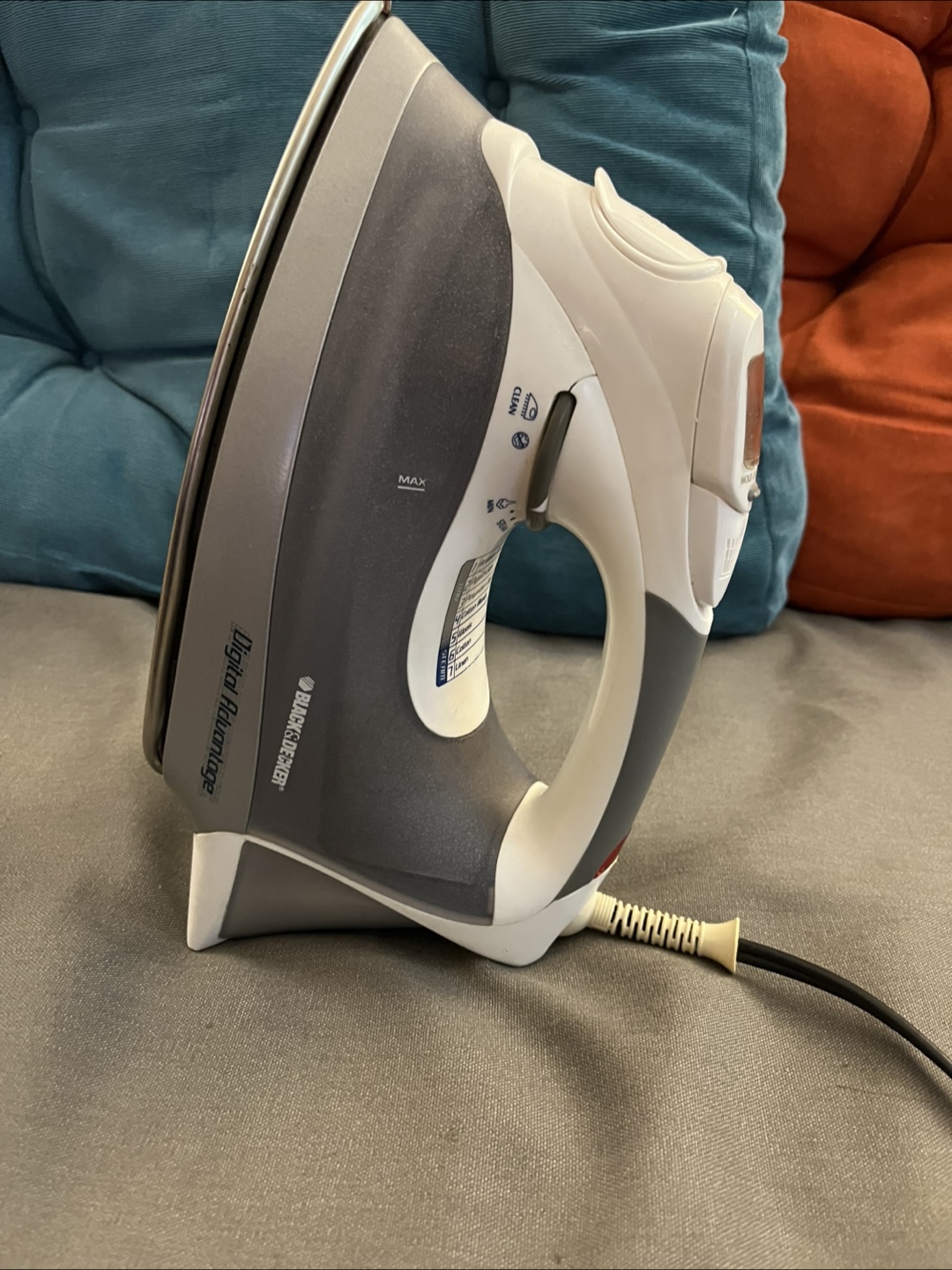 Black+Decker Digital Advantage Iron