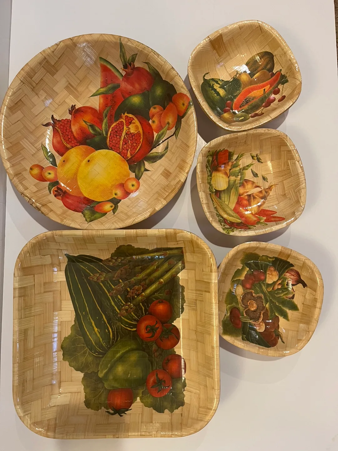 Set of 5 Vintage Fruit and Vegetable Serving Bowls thumbnail