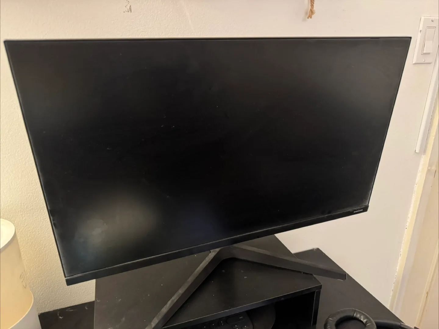 Samsung 27" FreeSync Gaming Monitor ) image indicator(5)