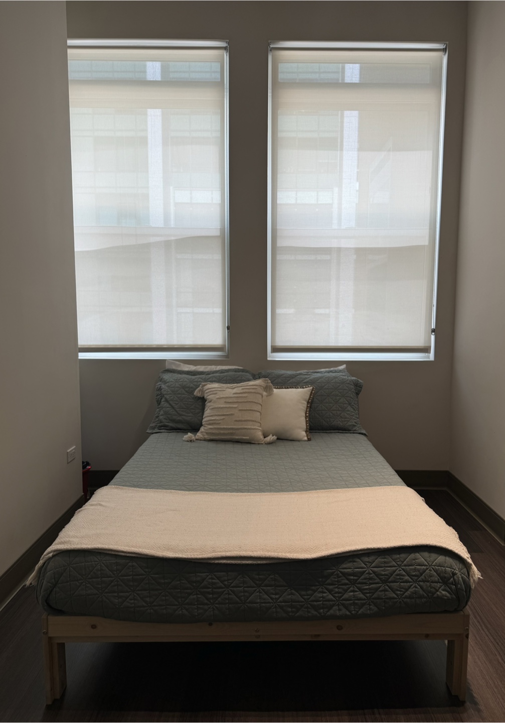 MOVE OUT SALE - Full Size Zinus 8” Memory Foam Matress - photo 2