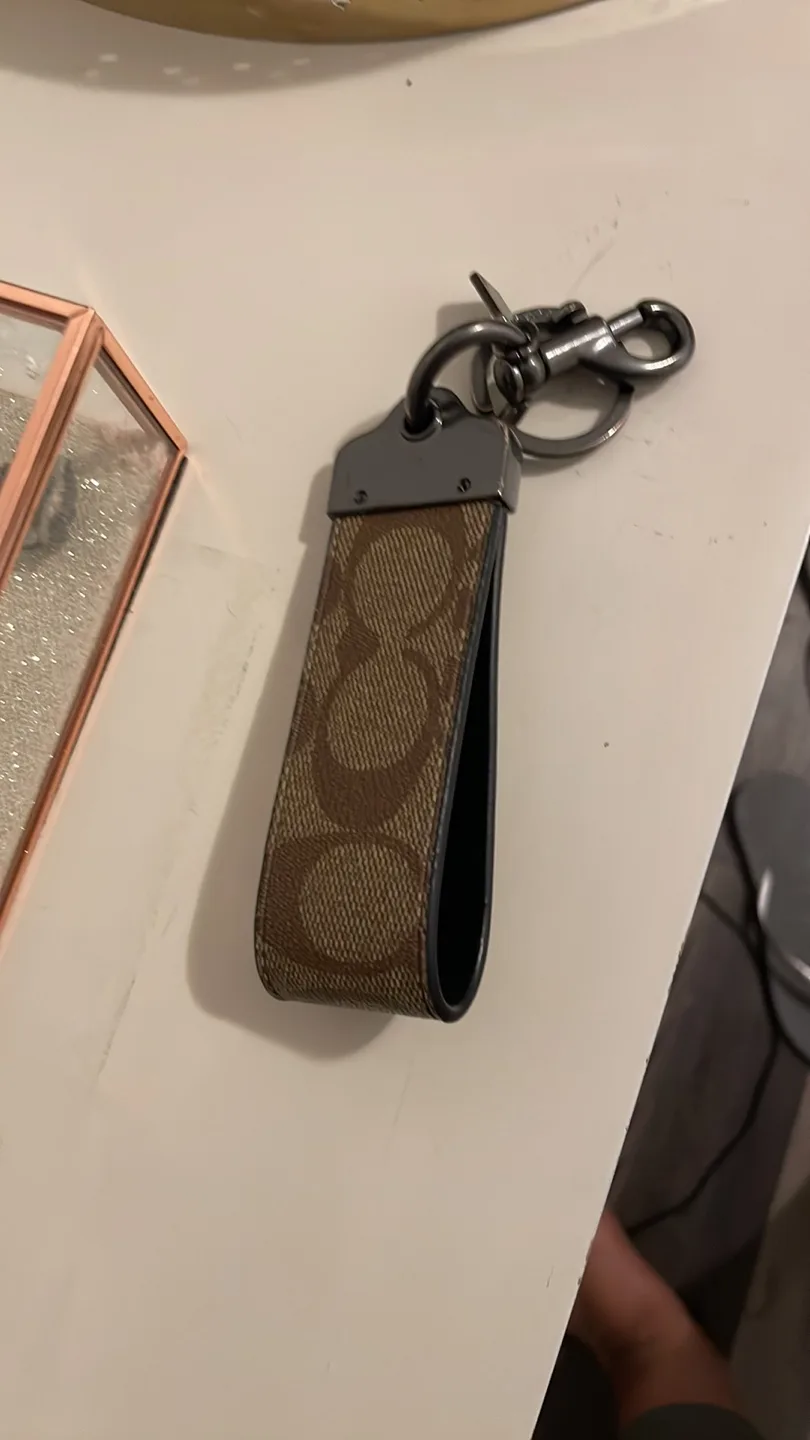 Coach Keychain image indicator(4)