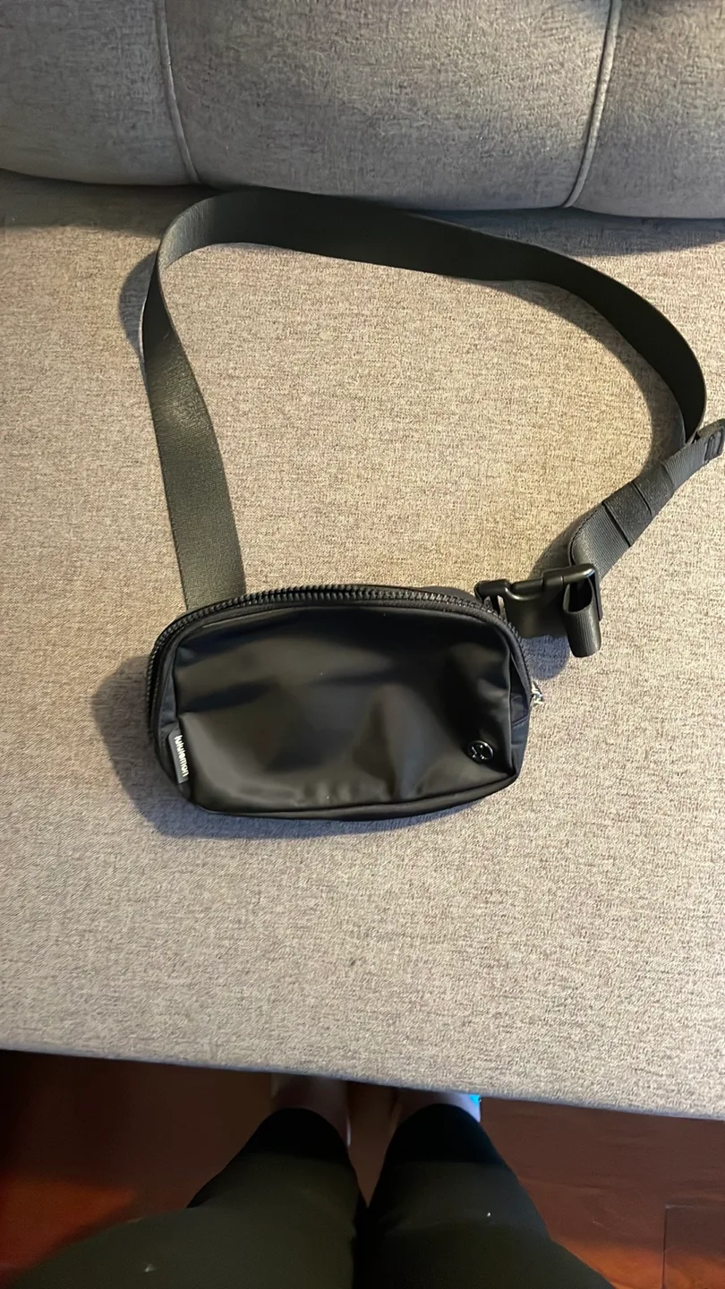 Lululemon Black Belt Bag image indicator(2)